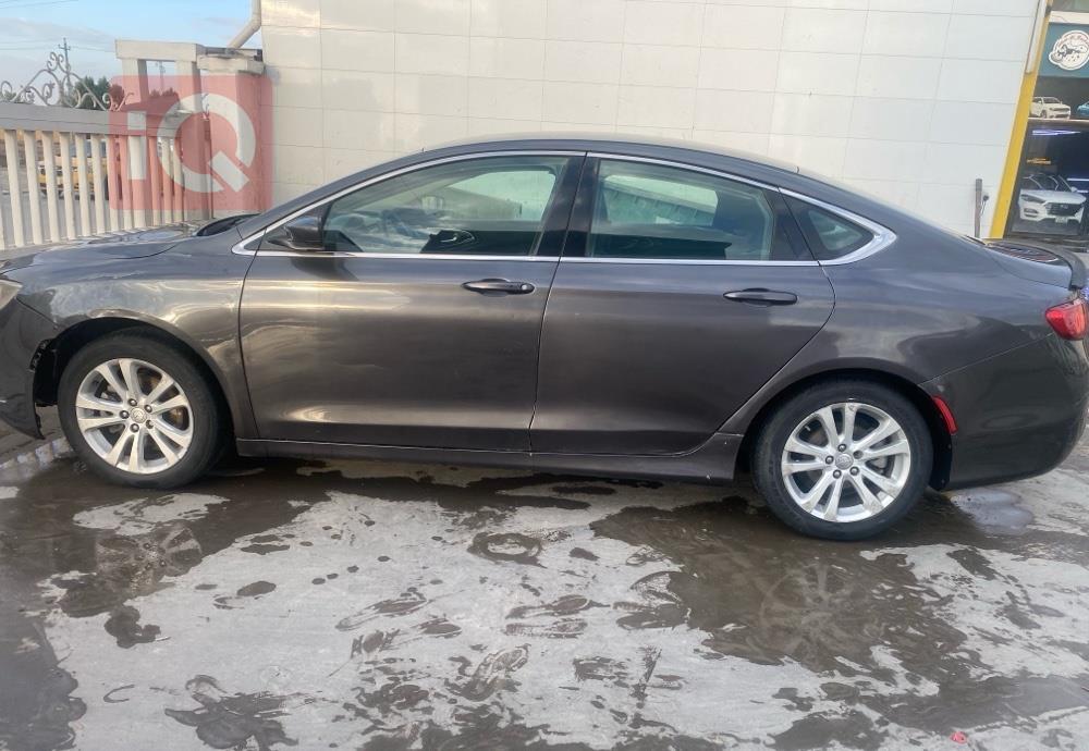 Chrysler 200
